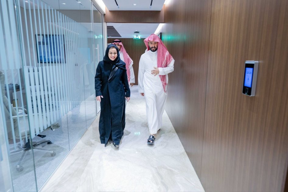 التقى رئيس هيئة حقوق الإنسان لتعزيز التعاون في المجالات المشتركة… وزير العدل: التطورات التي شهدها القطاع العدلي في مجالاته كافة أسهمت في تعزيز حقوق الإنسان