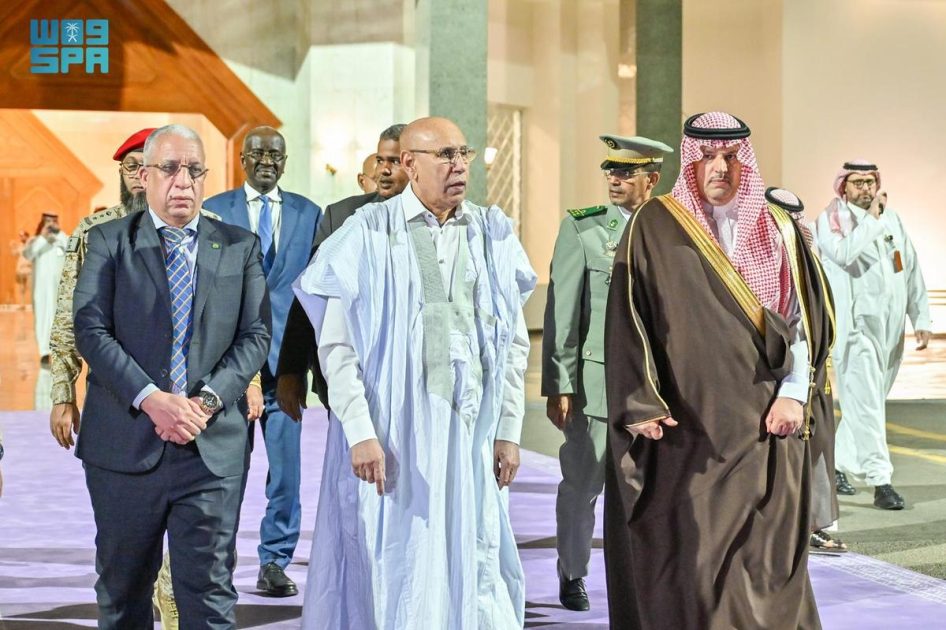 الرئيس الموريتاني يُغادر المدينة المنورة