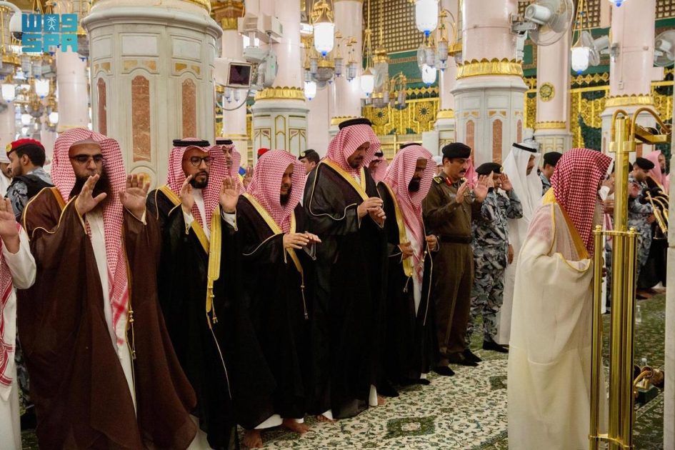 صلاة الغائب على سماحة المفتي العام للمملكة في المسجد النبوي