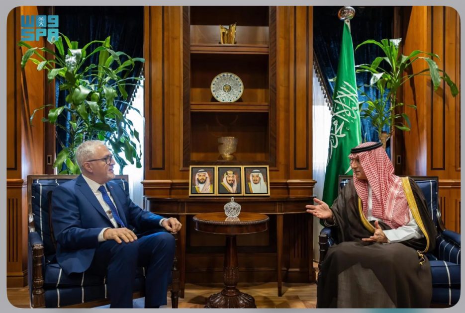 وزير الدولة للشؤون الخارجية يستقبل سفير تشيلي لدى المملكة