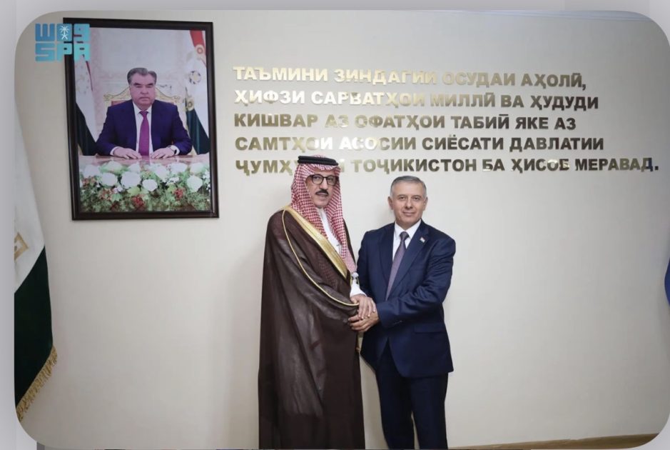 سفير المملكة لدى طاجيكستان يلتقي رئيس لجنة الطوارئ والدفاع المدني