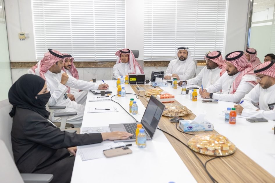 أمانة العاصمة المقدسة تستقبل فريق تنمية المحتوى المحلي بالوزارة لبحث المبادرات ومسارات التعاون المشترك