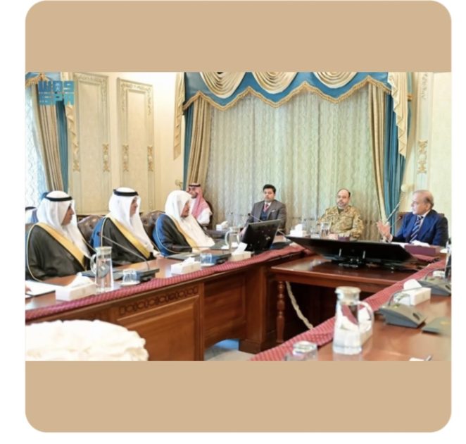 رئيس مجلس الشورى يلتقي دولة رئيس وزراء باكستان في إسلام آباد ويستعرضان العلاقات الثنائية بين البلدين