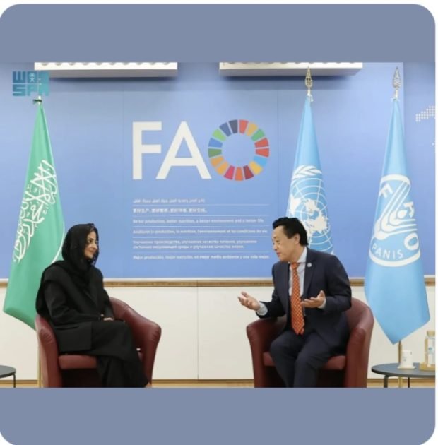 الأميرة سارة بنت بندر تلتقي المدير العام لمنظمة الأغذية والزراعة (الفاو) في روما لبحث سبل التعاون في قطاع التمور