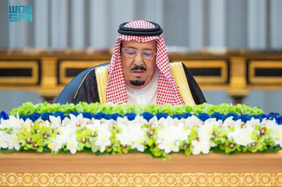 خادم الحرمين الشريفين يرأس جلسة مجلس الوزراء