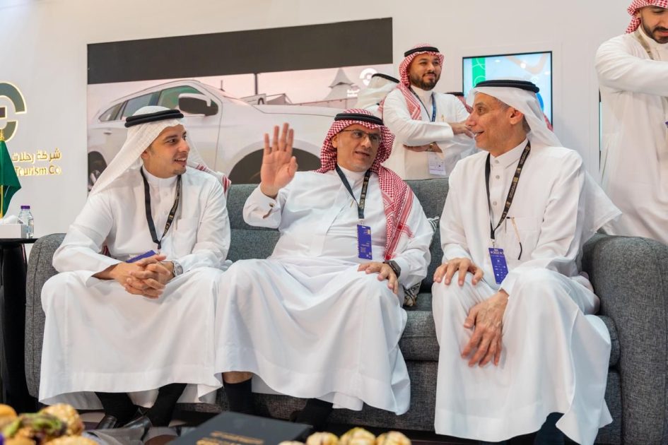 نفذتها أشرقت في معرض ومؤتمر الحج،،،  وكيل وزارة الحج يدشن مبادرة ” تمكين العاملين في خدمة ضيوف الرحمن “