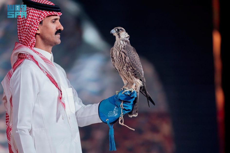بيع صقرين بـ (236) ألف ريال في الليلة الـ 18 لمزاد نادي الصقور السعودي 2025