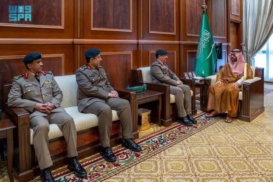 نائب أمير حائل يستقبل عددًا من القيادات الأمنية بالمنطقة
