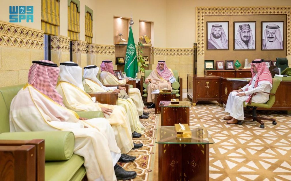 وكيل إمارة الرياض يستقبل مدير إدارة التعليم بالمنطقة