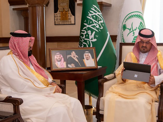 سمو نائب أمير منطقة مكة المكرمة يدشن مشروع الحافلة الرقمية الذكية المتنقلة لشركة الاتصالات السعودية (stc)