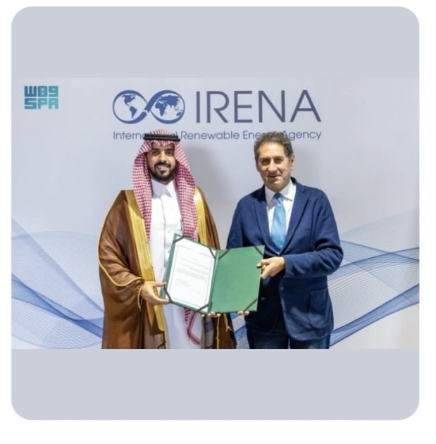 ممثل المملكة الدائم لدى الوكالة الدولية للطاقة المتجددة “آيرينا” يسلّم وثائق اعتماده للمدير العام للوكالة