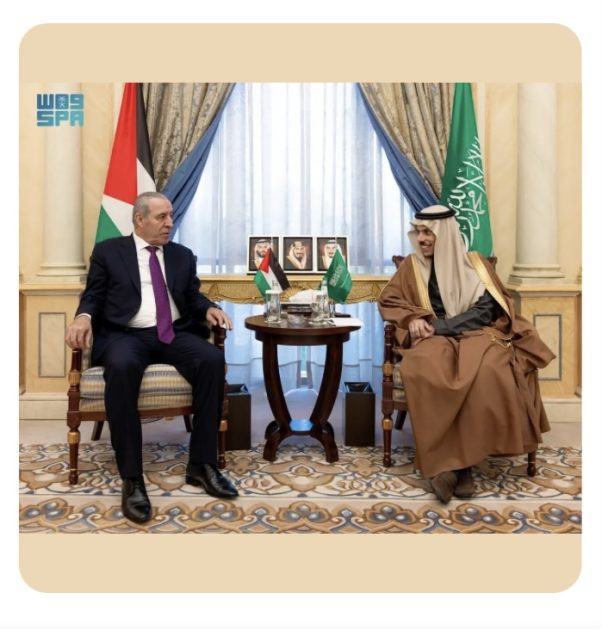 سمو وزير الخارجية يستقبل نائب رئيس دولة فلسطين