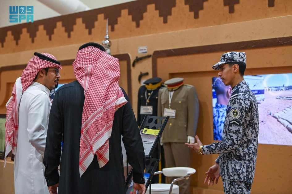 كلية الملك فهد الأمنية في (واحة الأمن) بمهرجان الملك عبدالعزيز للإبل.. (9) عقود من التعليم والتأهيل والتدريب