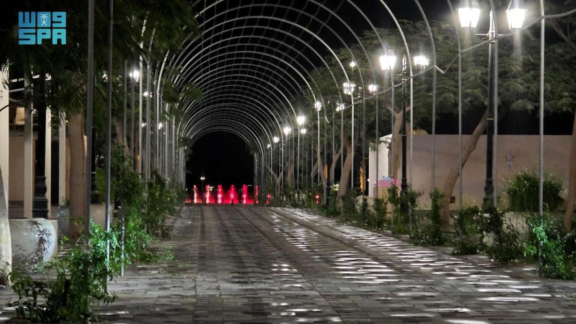 أمطار خفيفة على مدينة الجبيل الصناعية