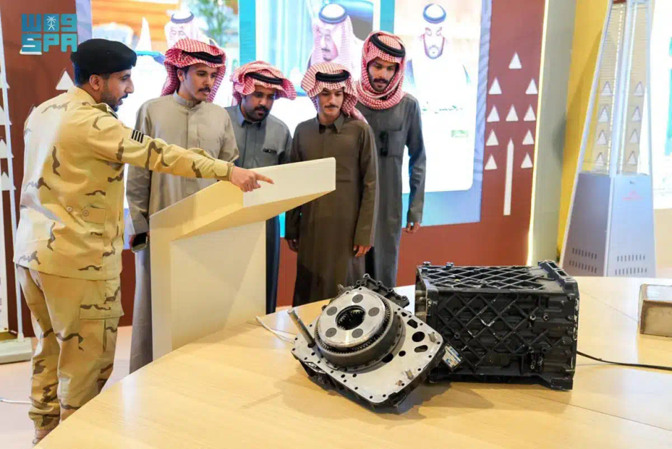 مكافحة المخدرات تعرض أبرز عمليات تهريب وترويج المخدرات في (واحة الأمن) بمهرجان الملك عبدالعزيز للإبل