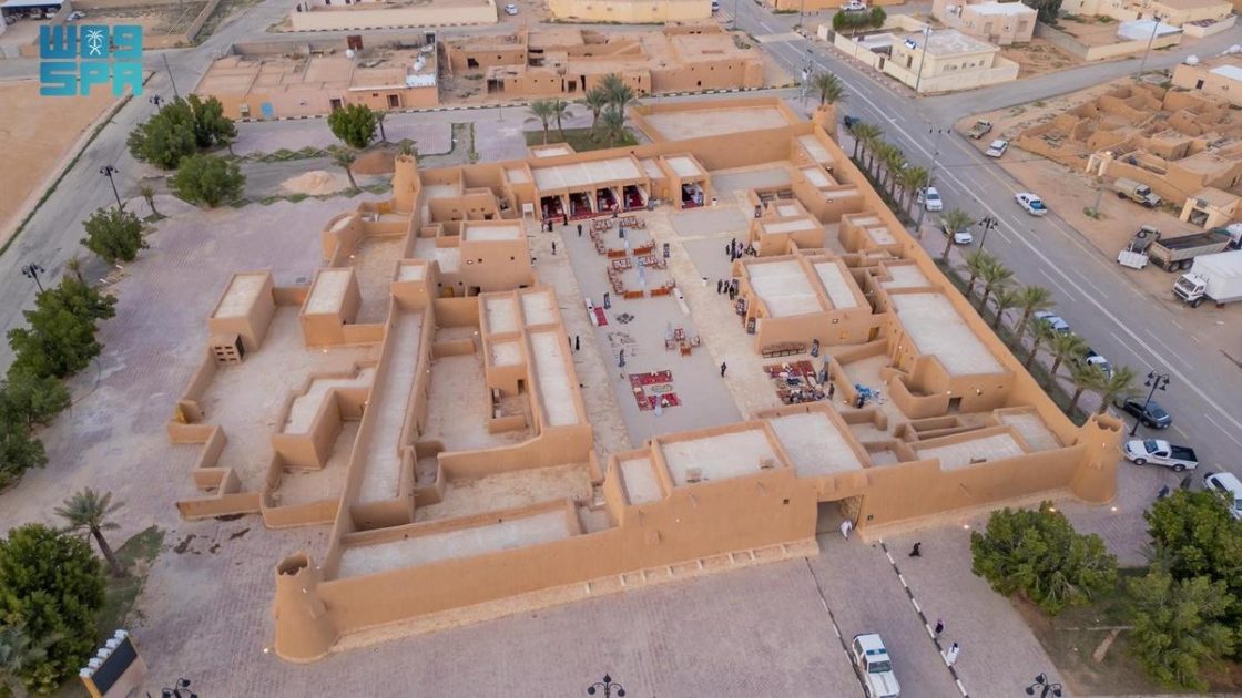 “بيوت الطين” في الحدود الشمالية.. ذاكرة تنبض بحكايات الأجداد