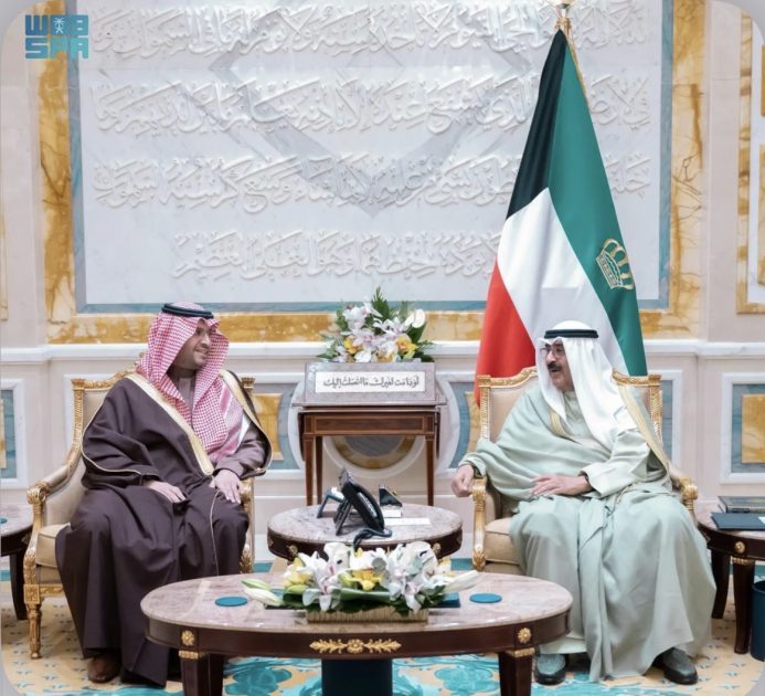 سمو أمير دولة الكويت يستقبل سمو الأمير تركي بن محمد بن فهد