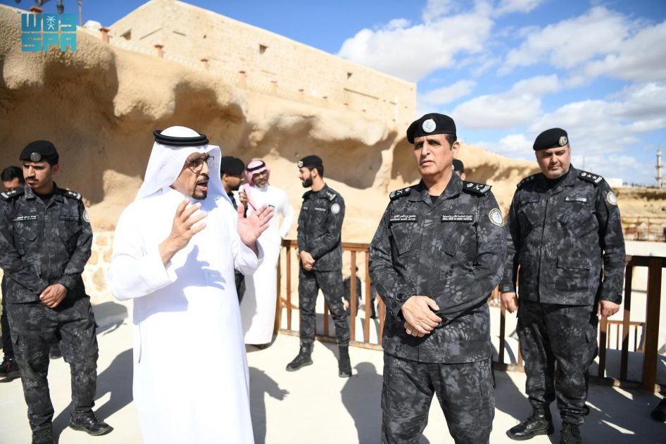 اللواء الفايز يتفقّد القوة الخاصة للأمن والحماية بمشروع البحر الأحمر