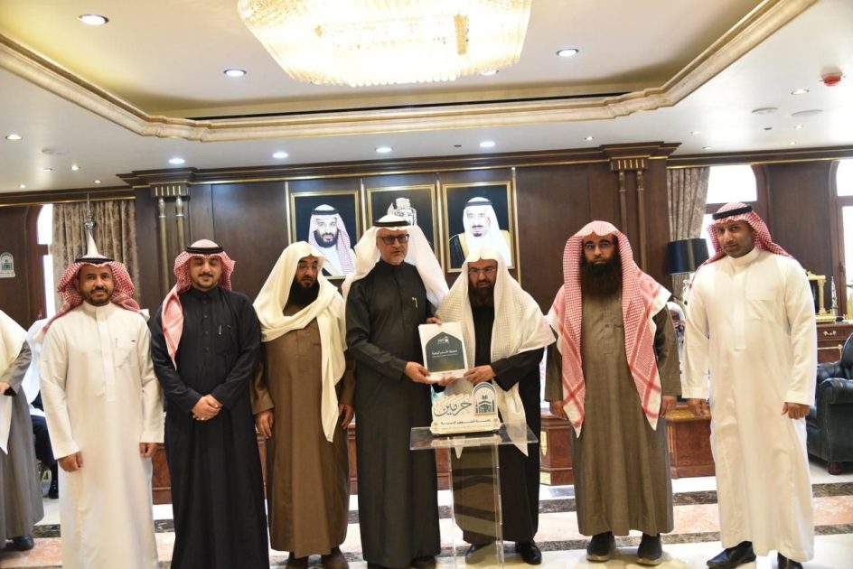 معالي رئيس الشؤون الدينية يلتقي منسوبي إدارة التقنية ويؤكد تعزيز التحول الرقمي والذكاء الاصطناعي في منظومة العمل المؤسسي