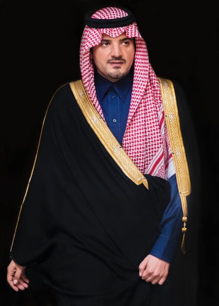 وزير الداخلية يواسي في وفاة الشيخ أحمد الخريصي