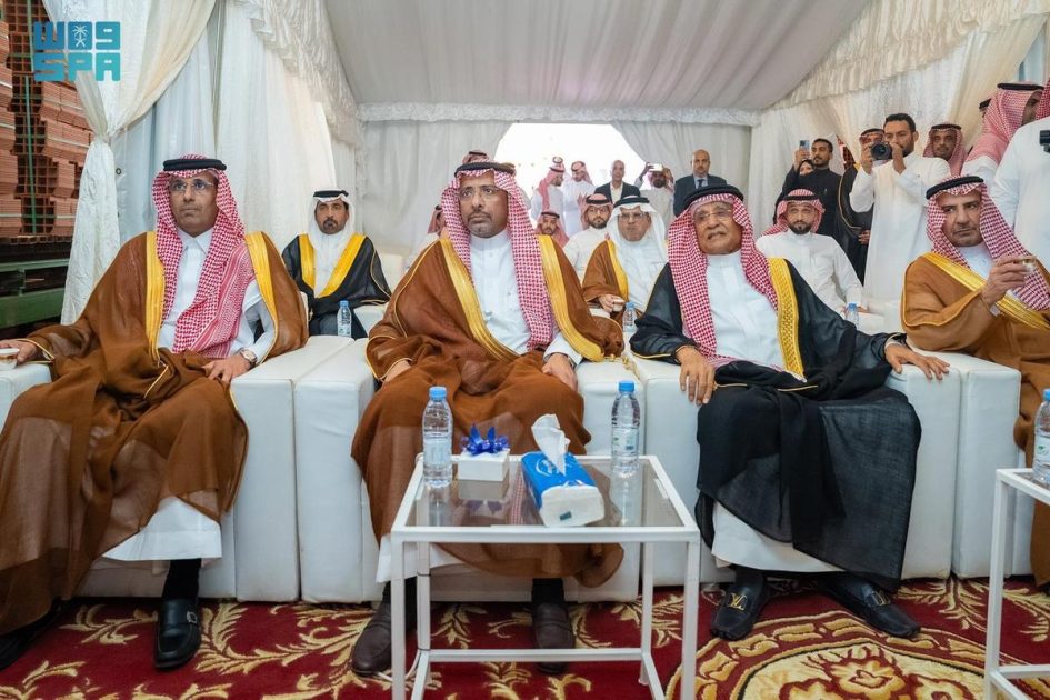 وزير الصناعة والثروة المعدنية يدشّن مبادرة إزاحة الوقود السائل دعمًا للاستدامة البيئية
