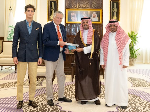 سمو نائب أمير منطقة مكة يستقبل وفد بطولة العالم لسباقات الزوارق السريعة F1H2O