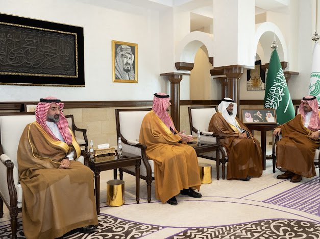 سمو نائب أمير مكة المكرمة يطلع على عرض موجز عن حملة “جود الإسكان”