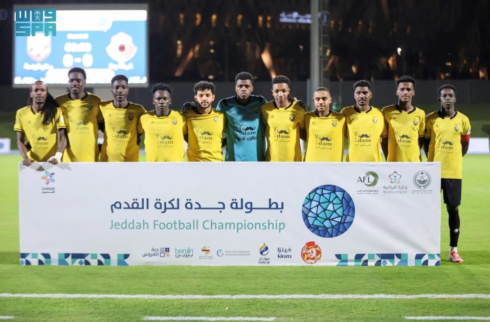 فريقا التعاون وسلام الجامعة يتأهلان إلى نهائي بطولة جدة لكرة القدم