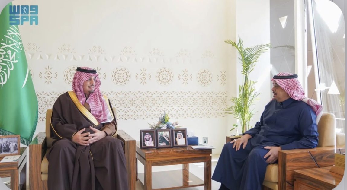 محافظ الدرعية يستقبل رئيس مجلس إدارة خيرية تحفيظ القران الكريم بالمحافظة