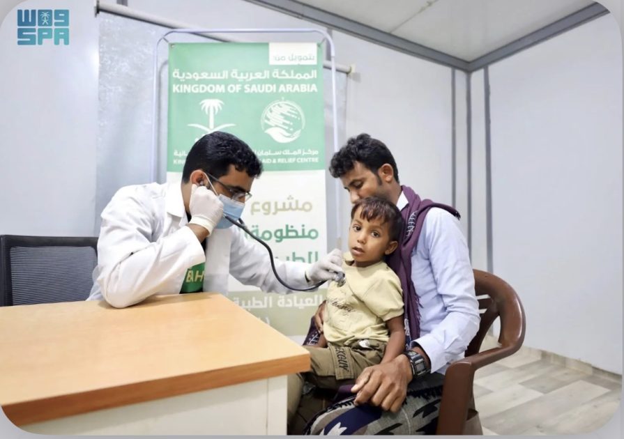 العيادة الطبية المتنقلة لمركز الملك سلمان للإغاثة في عزلة الدير بحجة تقدم خدماتها لـ365 مستفيدًا خلال أسبوع