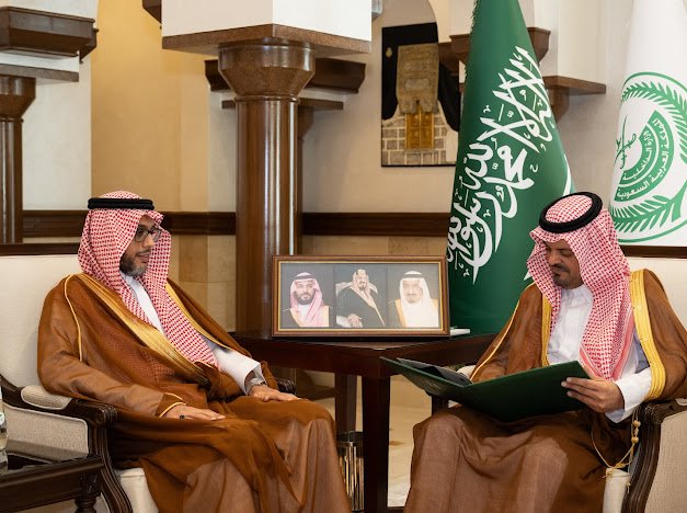 سمو نائب أمير منطقة مكة المكرمة يستقبل مدير فرع وزارة التجارة بالمنطقة