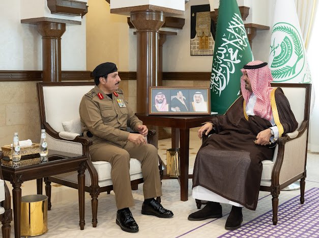 سمو نائب أمير منطقة مكة المكرمة يستقبل معالي مدير الامن العام