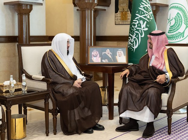 سمو نائب أمير منطقة مكة المكرمة يستقبل فضيلة  الشيخ الدكتور بندر بليلة