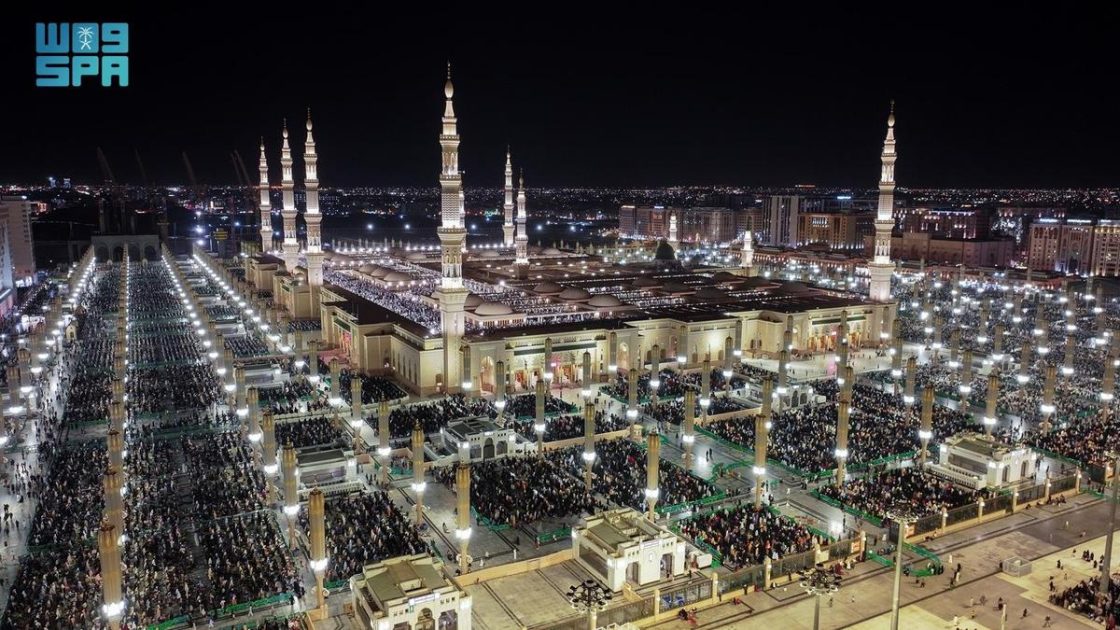 توسعات المسجد النبوي في العهد السعودي.. عناية متواصلة لخدمة المصلين والزوار