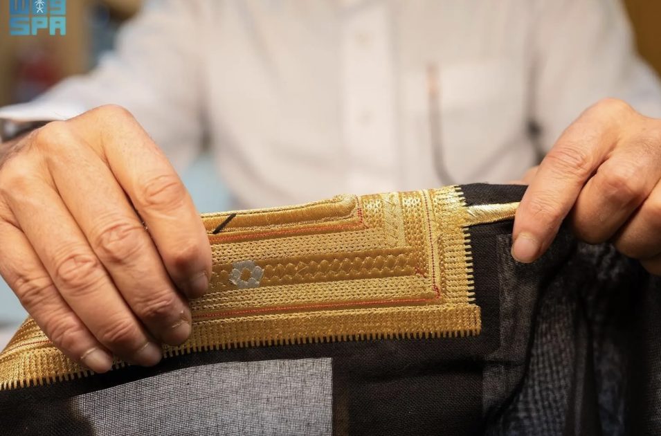 استعداد الرجل للعيد”.. مظهر من مظاهر الفرح بالعاصمة الرياض