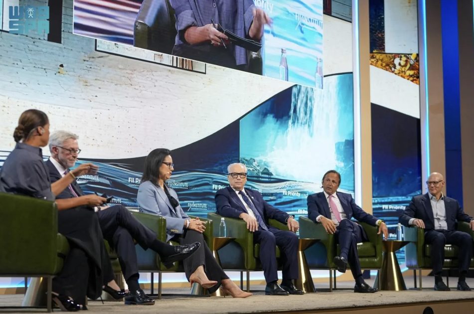 قمة أولوية ميامي تختتم أعمالها بعقد جلسات حول إستراتيجيات الاستثمار والتوجه الاقتصادي وسباق المعادن الحرجة