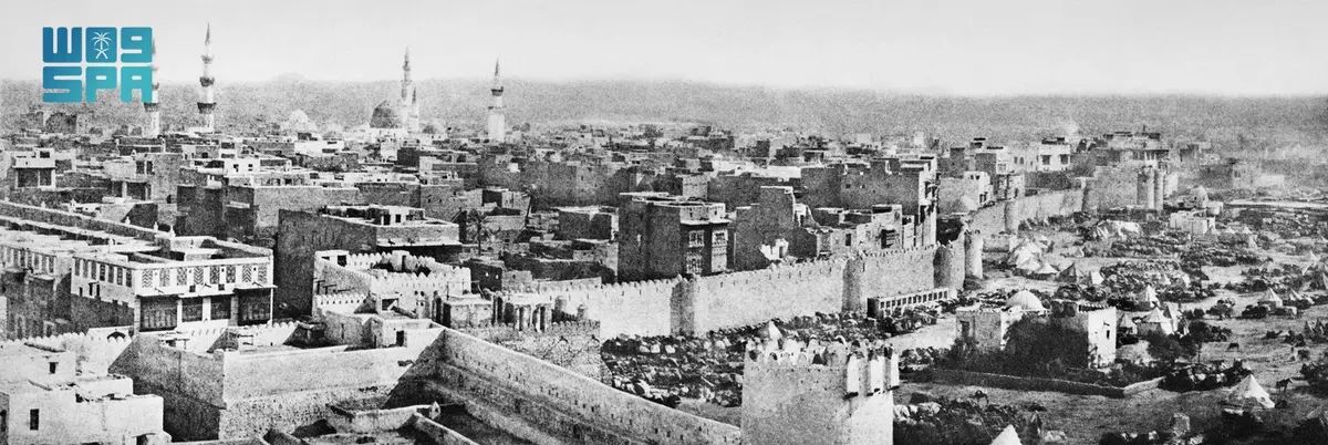 ما أقدم صورة فوتوغرافية اُلتُقِطت داخل المملكة؟