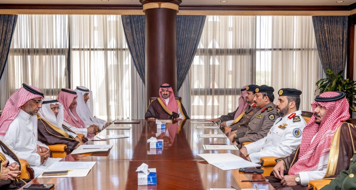 نائب أمير تبوك يترأس اجتماع لجنة الحج بالمنطقة