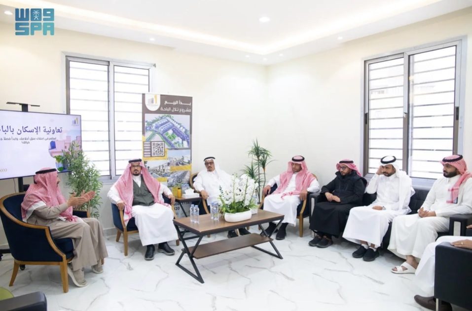 أمين الباحة يتفقد مشروع “تلال الباحة” السكني