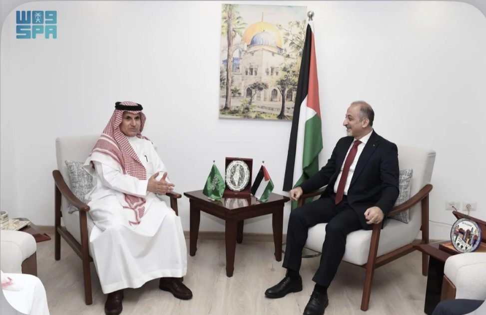 المندوب الدائم للمملكة لدى جامعة الدول العربية يلتقي نظيره الفلسطيني