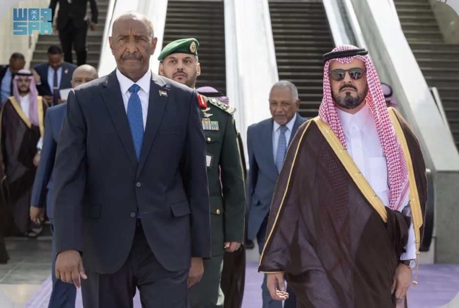 رئيس مجلس السيادة الانتقالي في جمهورية السودان يُغادر جدة