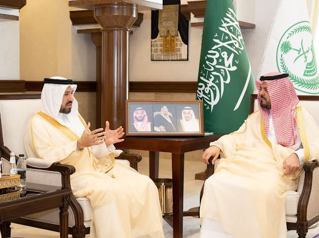 نائب أمير منطقة مكة المكرمة يستقبل الرئيس التنفيذي لشركة علم محمد العمير