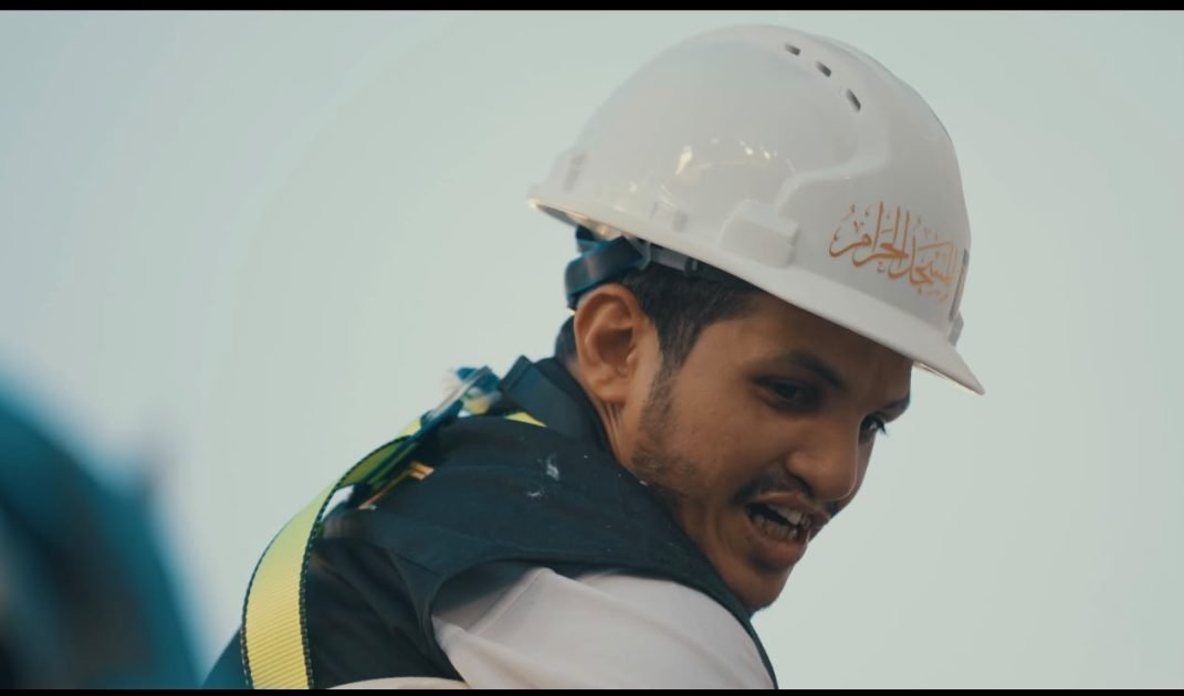 في 3 ساعات.. إتقانٌ يختصر الزمن في مراسم تغيير كسوة الكعبة المشرفة لعام 1448هـ