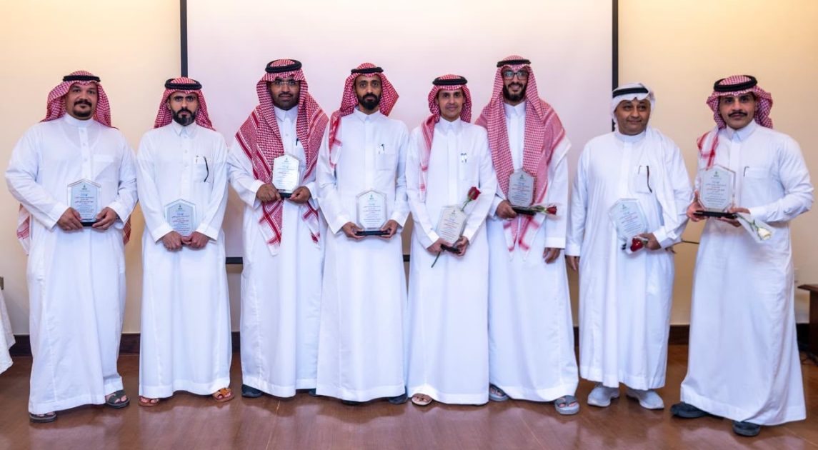 جامعة الملك عبدالعزيز تحتفي بتخريج دفعة الماجستير في الإعلام الرقمي