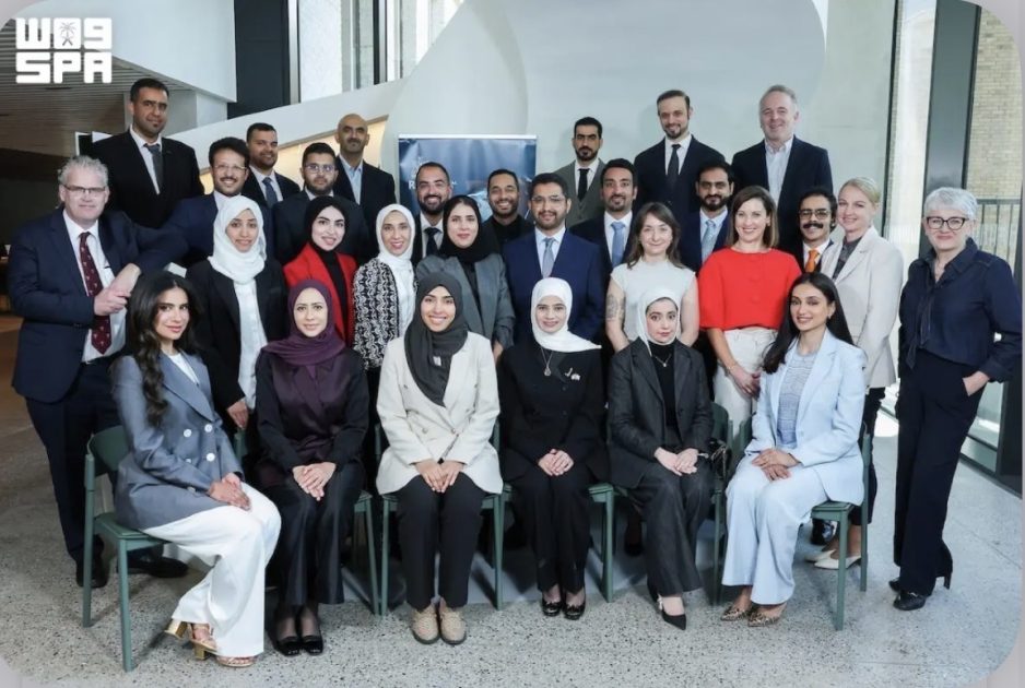 تخريج 12 طبيبًا سعوديًّا من برامج التخصصات الجراحية الدقيقة في إيرلندا