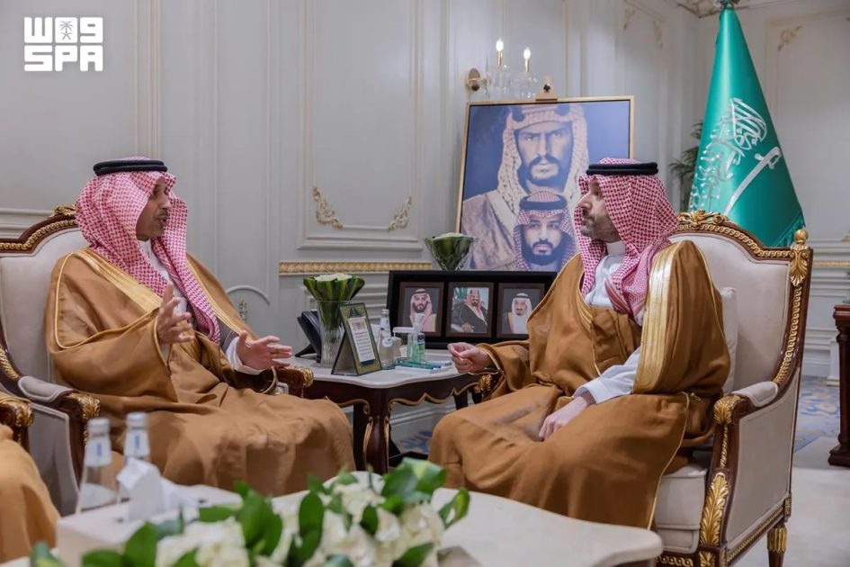 نائب أمير الحدود الشمالية يستقبل نائب الرئيس التنفيذي لقطاع تشغيل المدن الصناعية بـ”مدن”