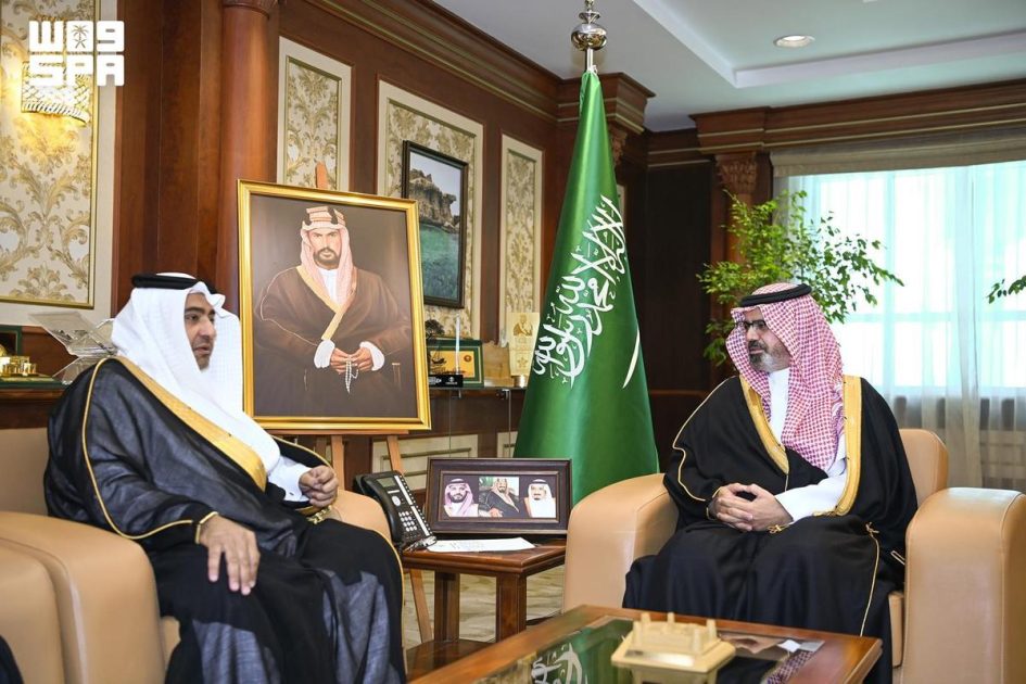 نائب أمير منطقة جازان يستقبل رئيس مجلس إدارة مؤسسة الملك عبدالله بن عبدالعزيز لوالديه للإسكان التنموي