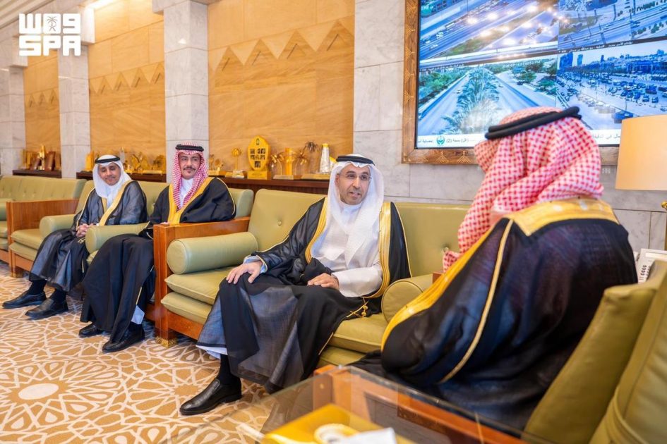 أمير منطقة الرياض يستقبل رئيس الهيئة السعودية للمياه