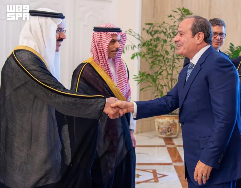 سمو ولي العهد يلتقي الرئيس المصري ويعقدان لقاءً ثنائيًا وجلسة مباحثات موسعة